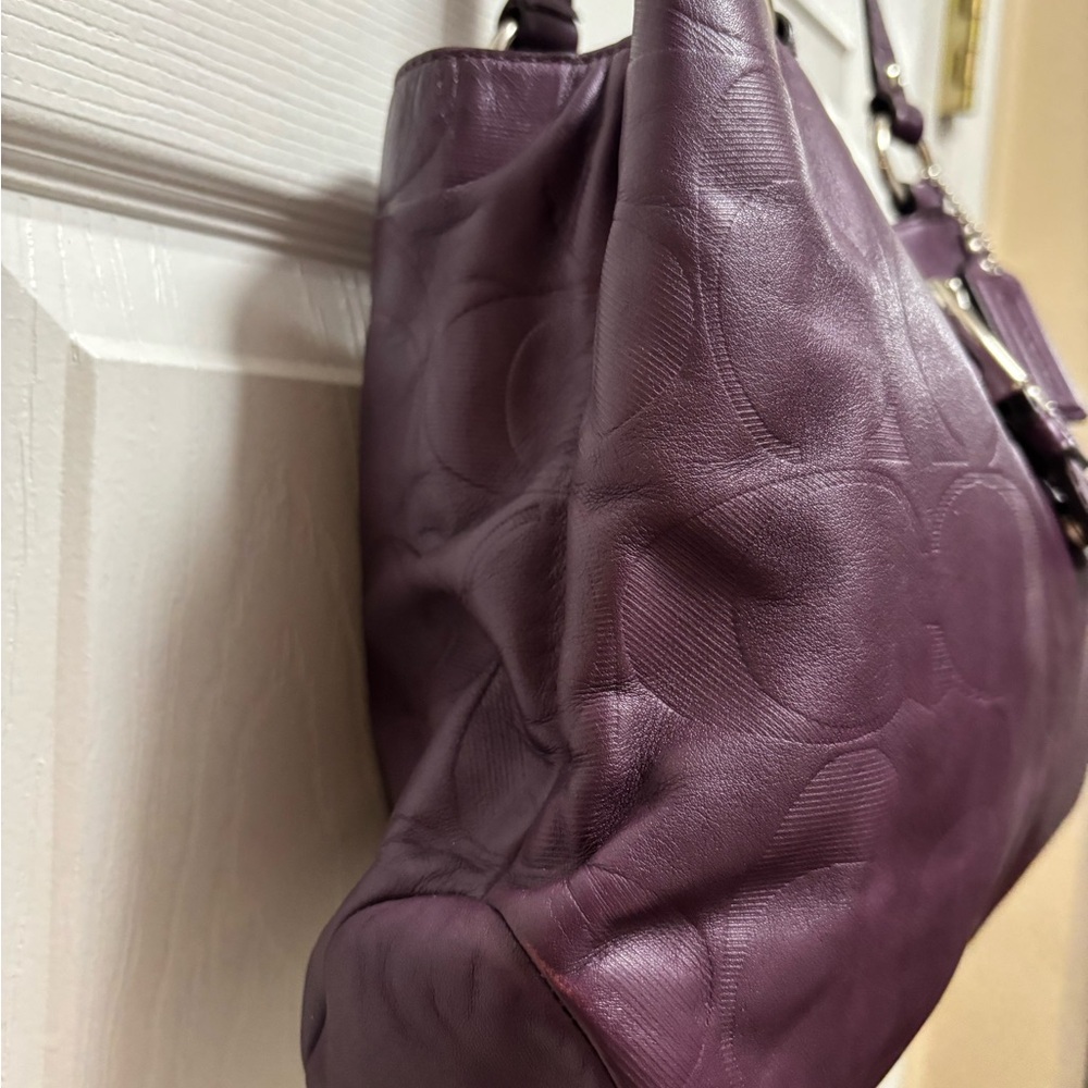 Coach G1276-F19448 SoHo Signature Embossed Leather Buckle Carryall in Plum VGUC - Picture 4 of 16